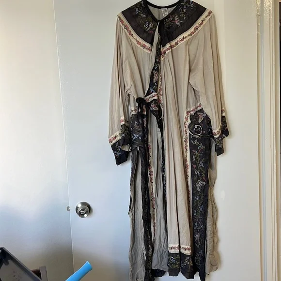 Magnolia pearl Duster/ Kimono - Picture 1 of 14